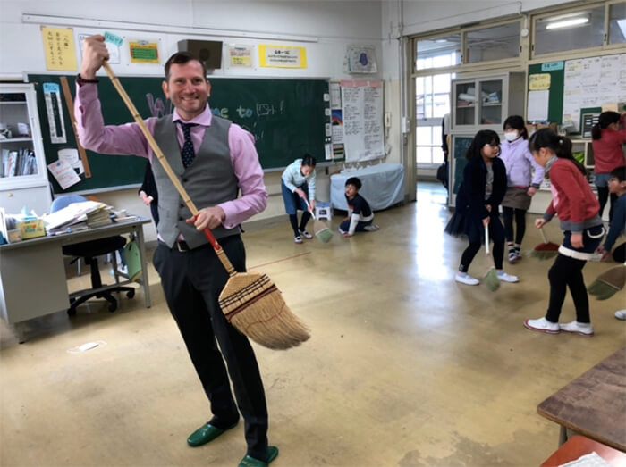 embajador-nicaragua-en-japon-visita-escuela-primaria